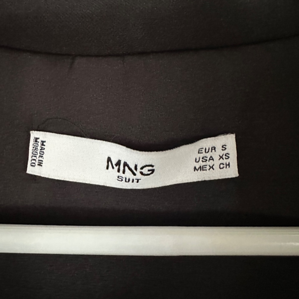 Black blazer like new - Picture 3 of 3